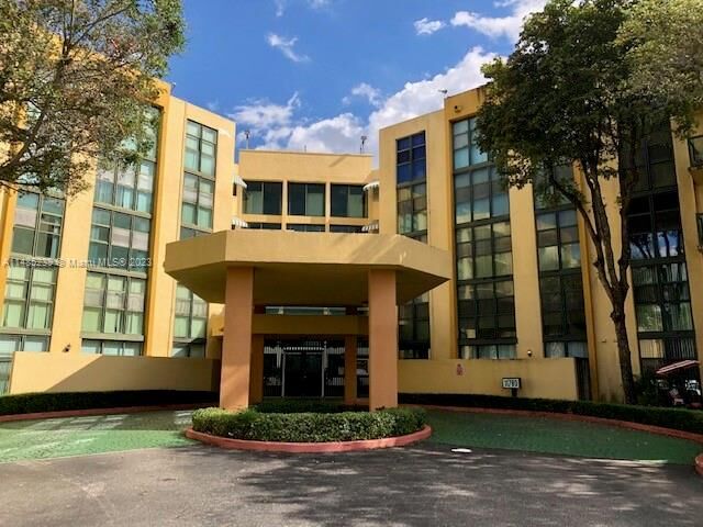 11780 SW 18th St 202-2  Miami FL 33175 photo