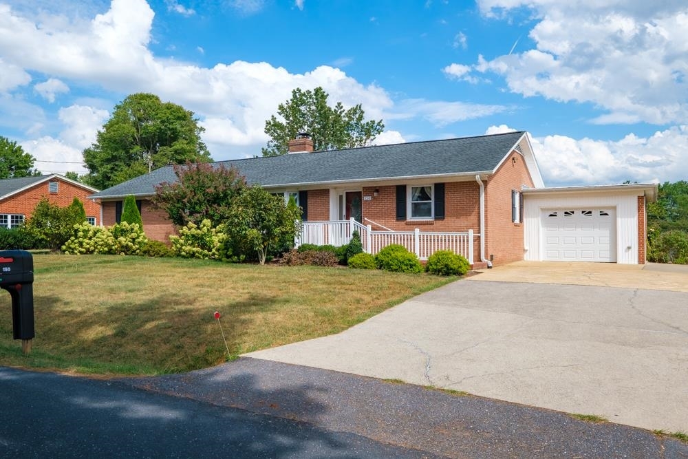 Property Photo: 150 Sunset Dr VA 22821