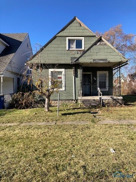 Property Photo: 1135 Montrose Avenue OH 43607
