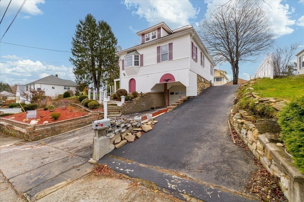 Property Photo: 31 Warren St MA 01550