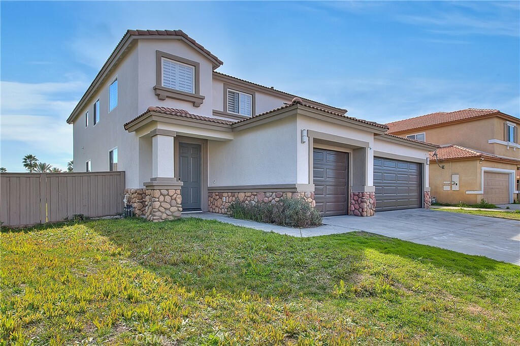 Property Photo:  765 Sweet Clover  CA 92582 