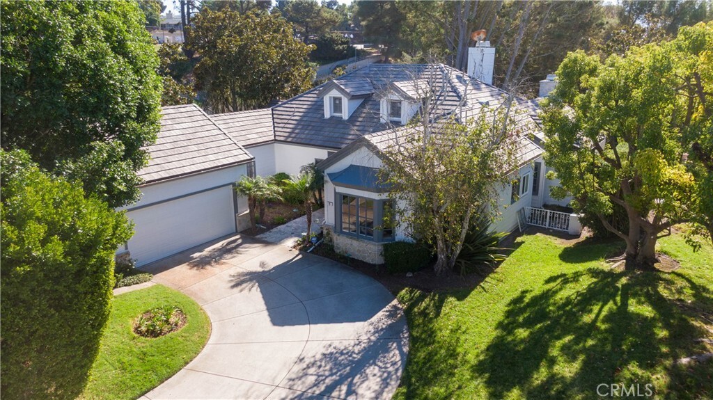 Property Photo: 2 Hillcrest CA 90274