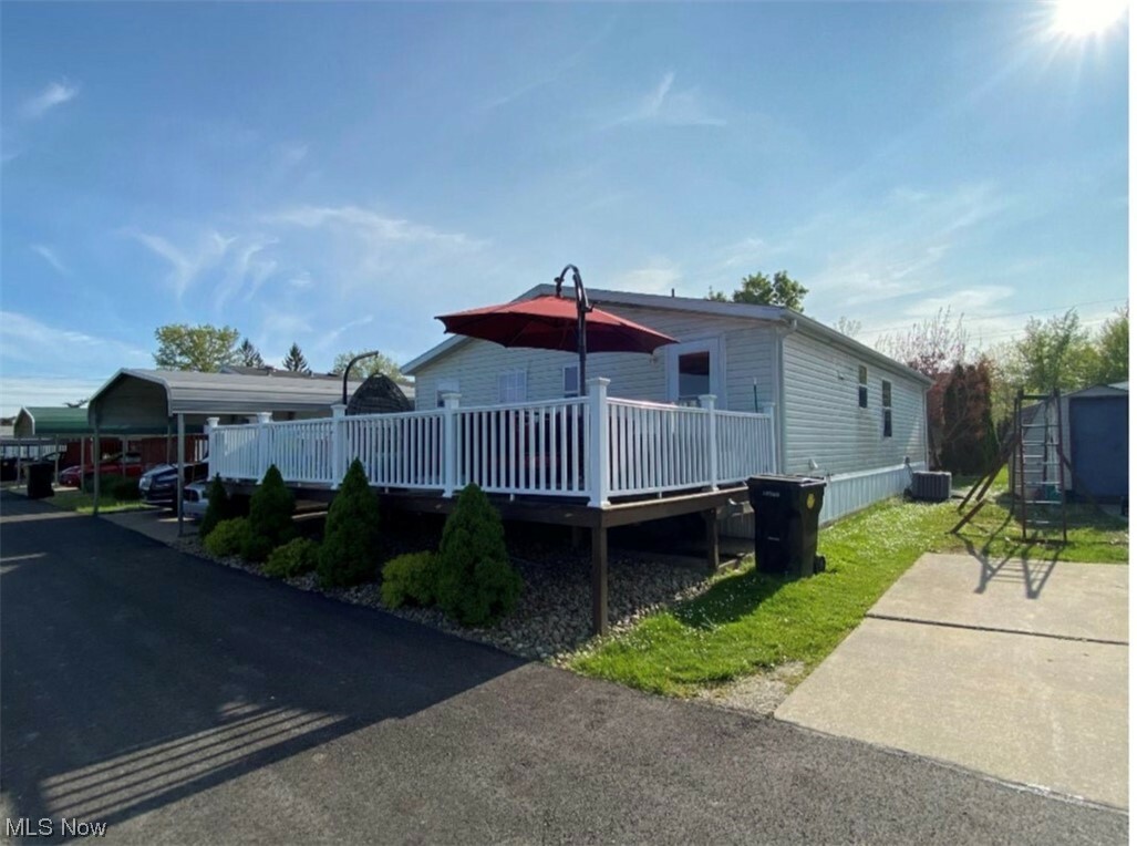 Property Photo: 12860 Mayfield Rd. 6 OH 44024