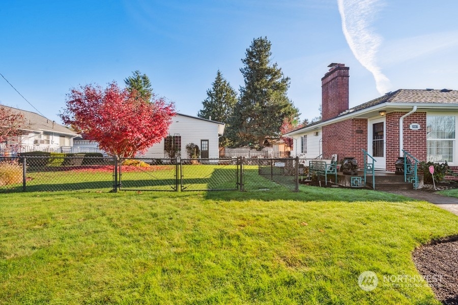 Property Photo: 2007 Park WA 98022