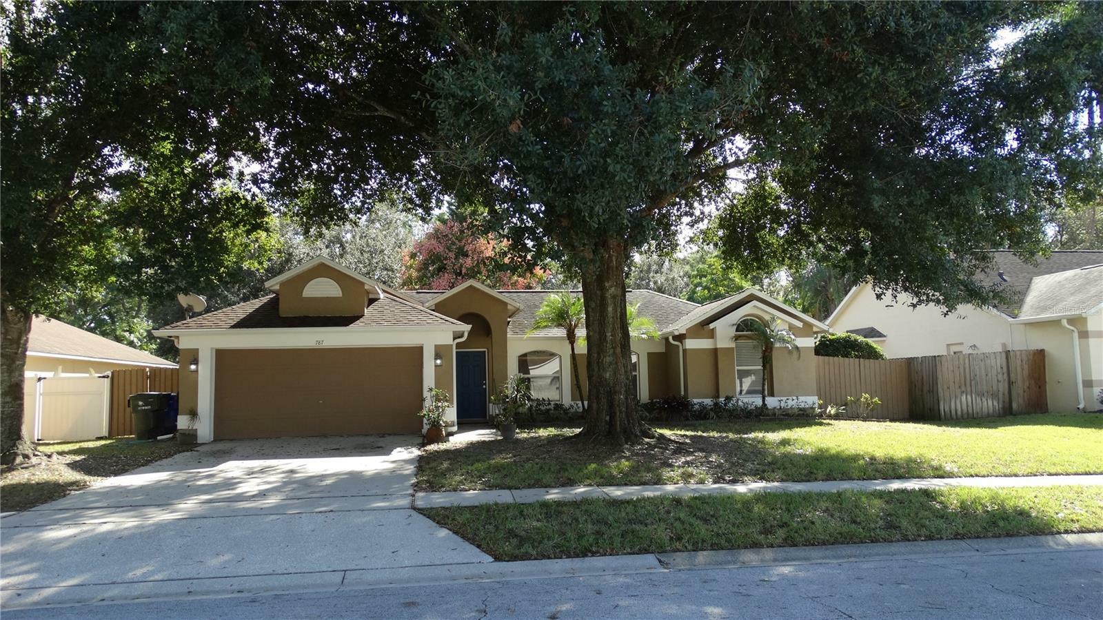 Property Photo:  787 Crooked Creek Drive  FL 34761 