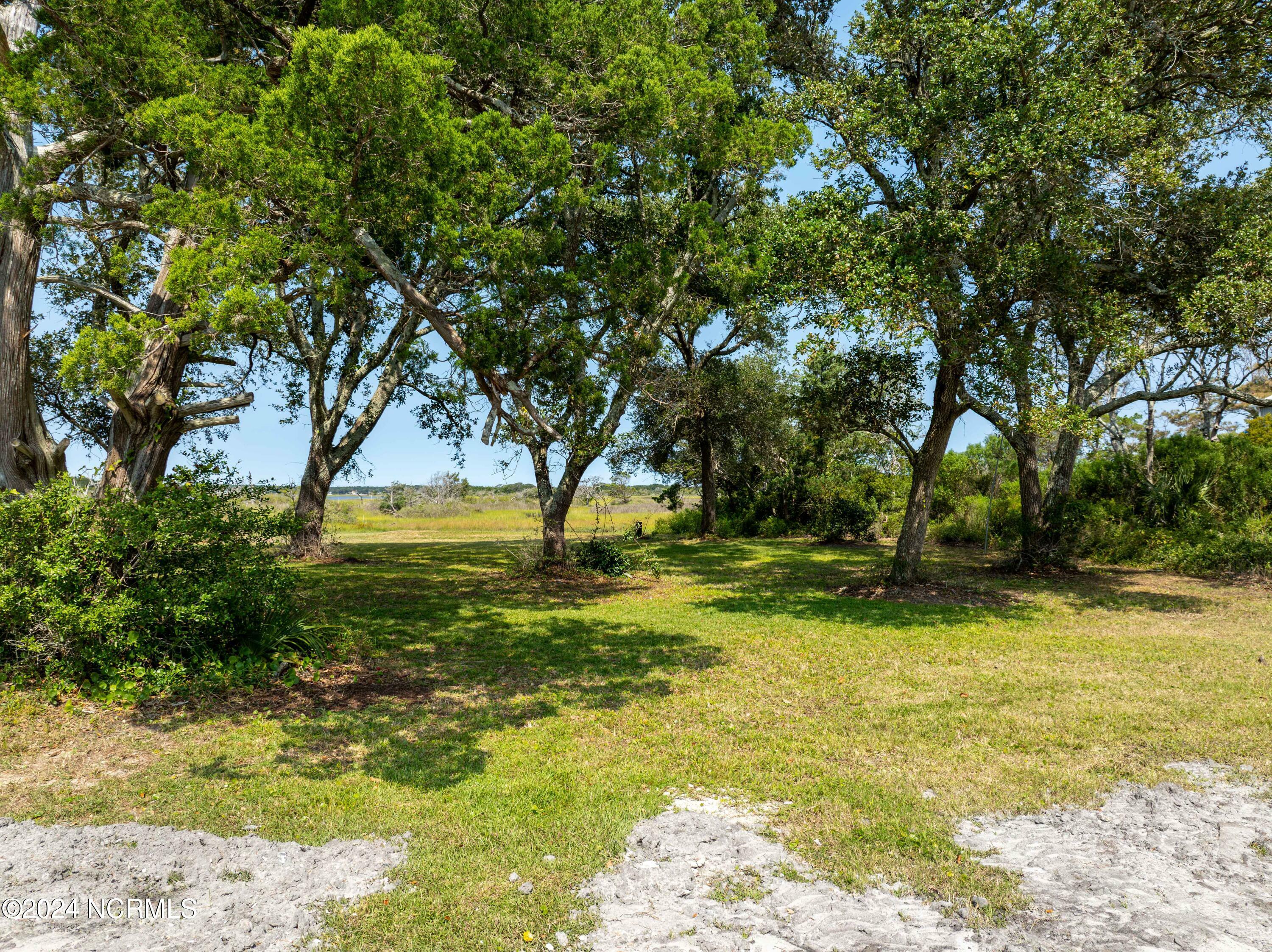 Property Photo:  2065 New River Inlet Road  NC 28460 