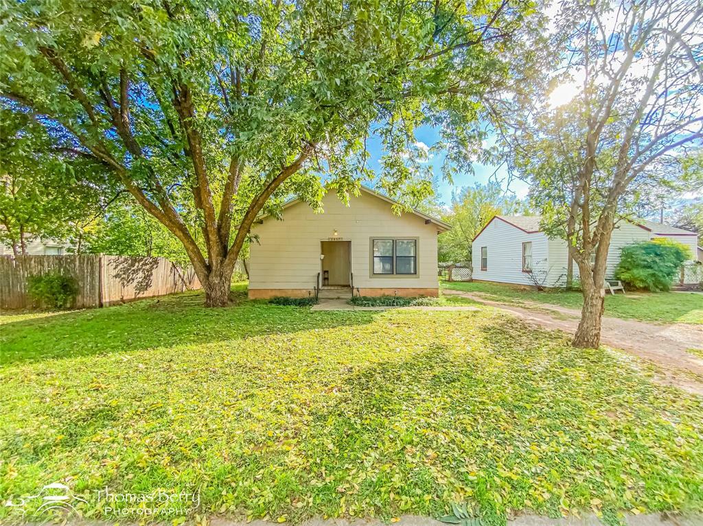 Property Photo:  2807 Russell Avenue  TX 79605 