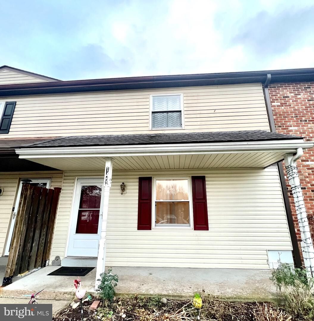 Property Photo:  142 Thomas Drive  PA 18969 