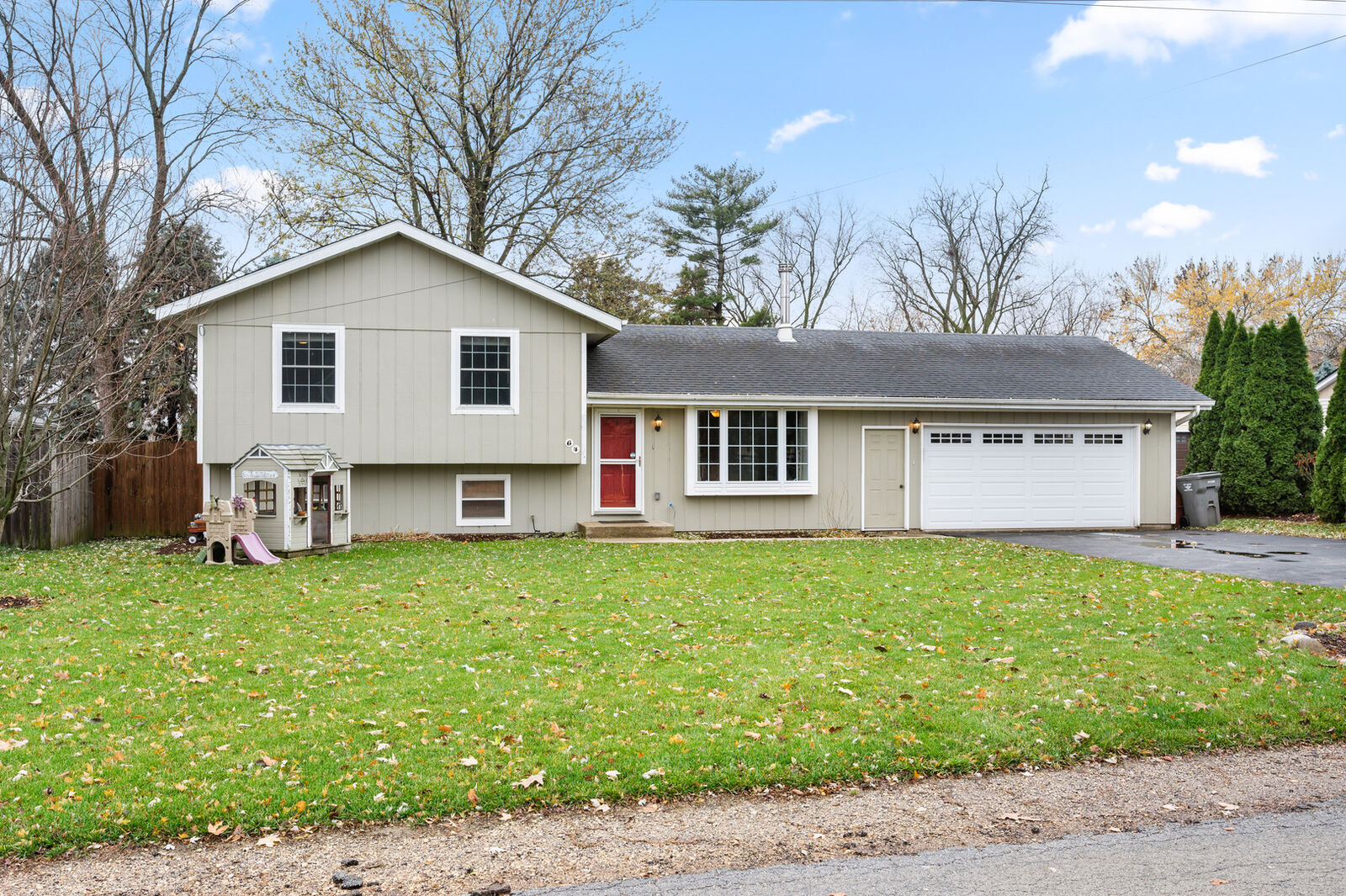 Property Photo:  64 E Chestnut Avenue  IL 60112 