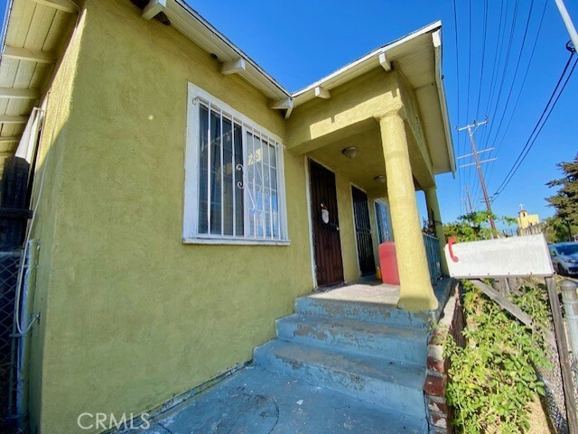 Property Photo:  2411 Griffith Avenue  CA 90011 