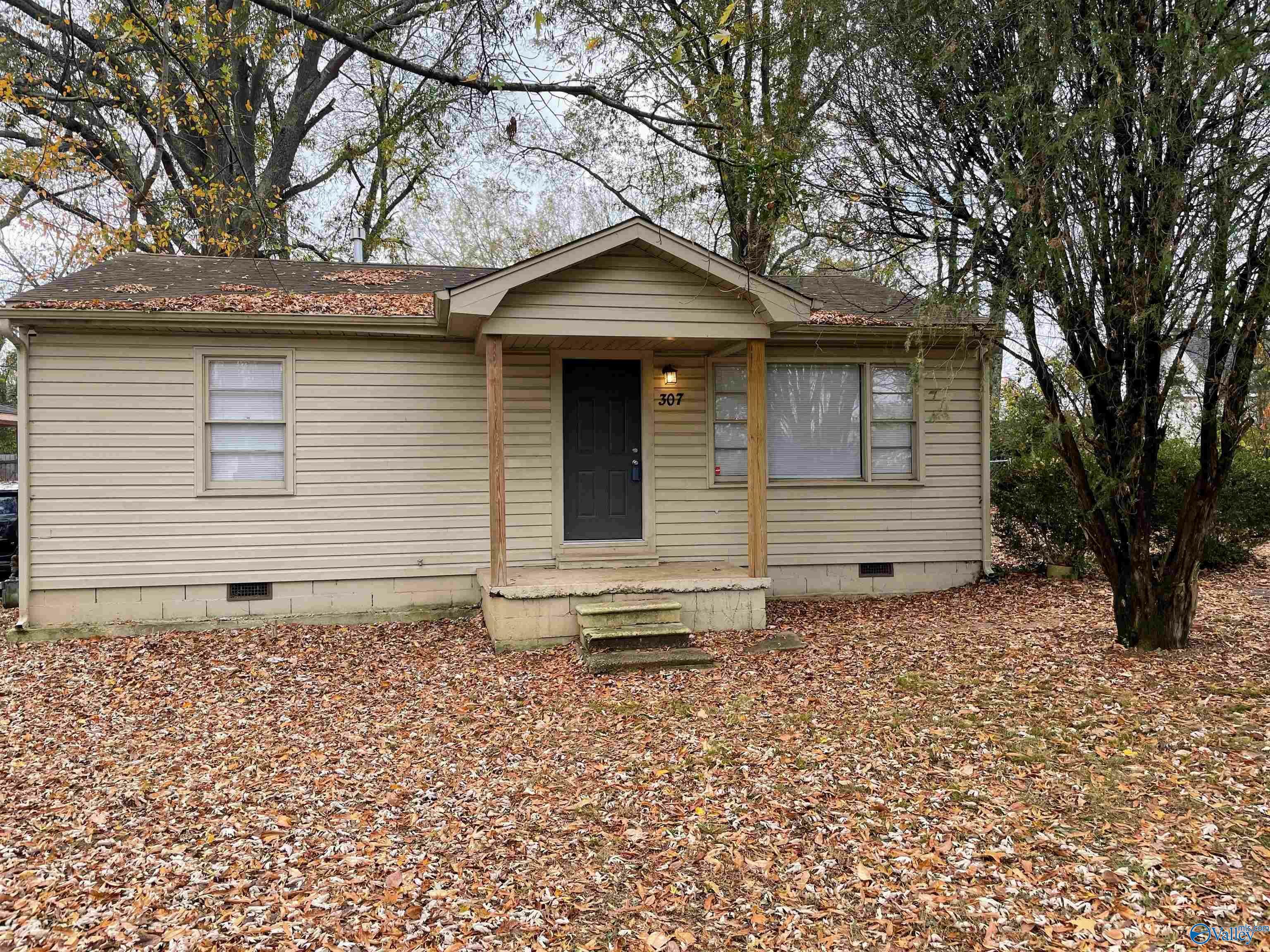 Property Photo:  307 Treymore Avenue NW  AL 35811 