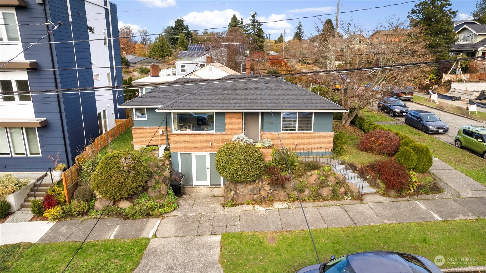 Property Photo:  4402 SW Holly Street  WA 98136 