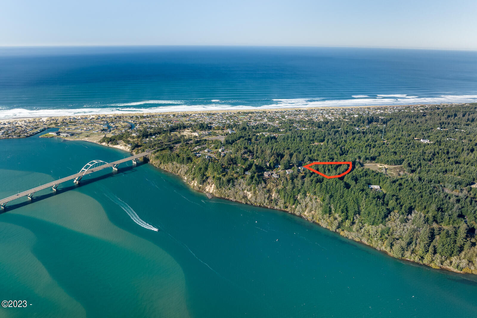 Property Photo: 715-725 NW Highland Circle OR 97394