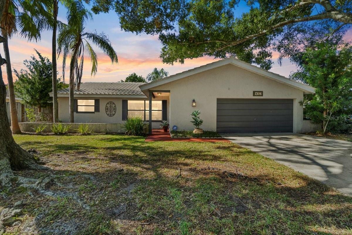 Property Photo:  1306 Dinnerbell Lane E  FL 34698 