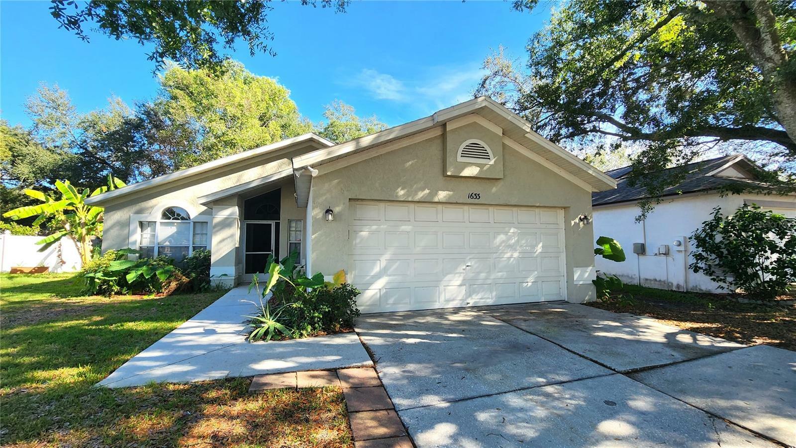 Property Photo:  1633 Elk Spring Drive  FL 33511 