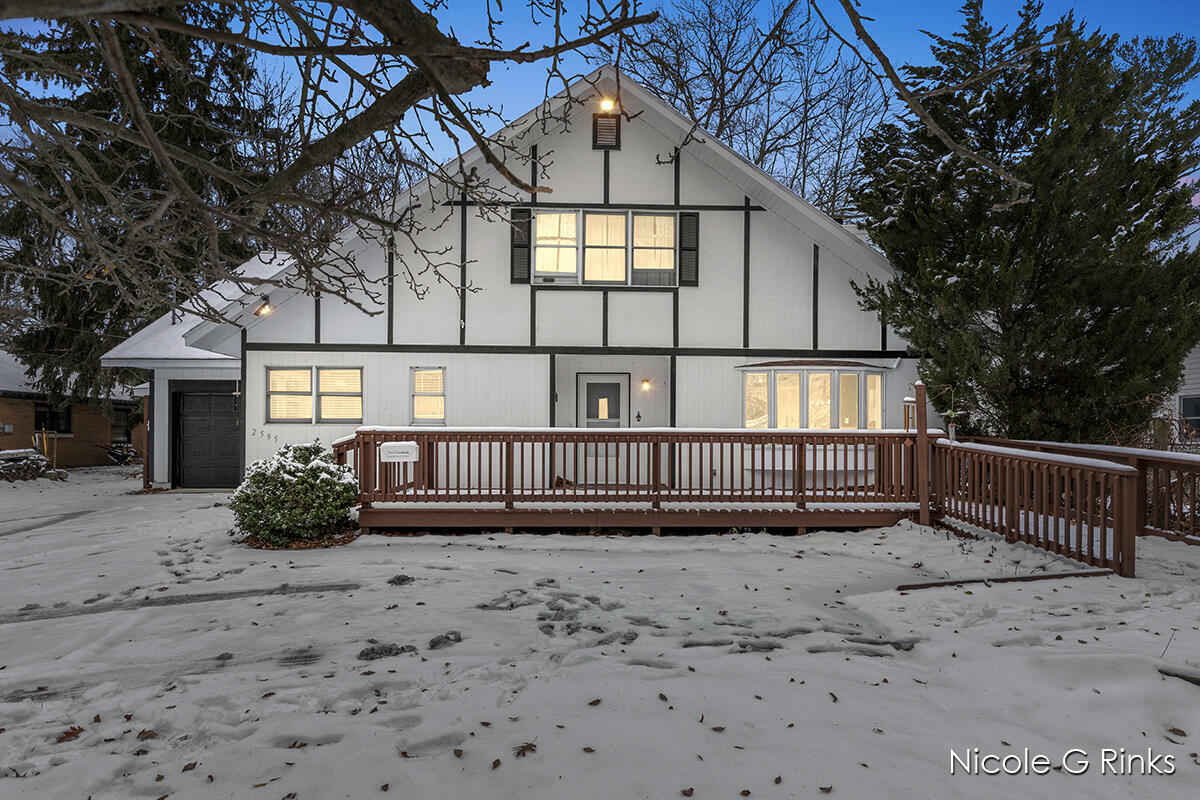 Property Photo:  2595 Pennsylvania Avenue  MI 49445 