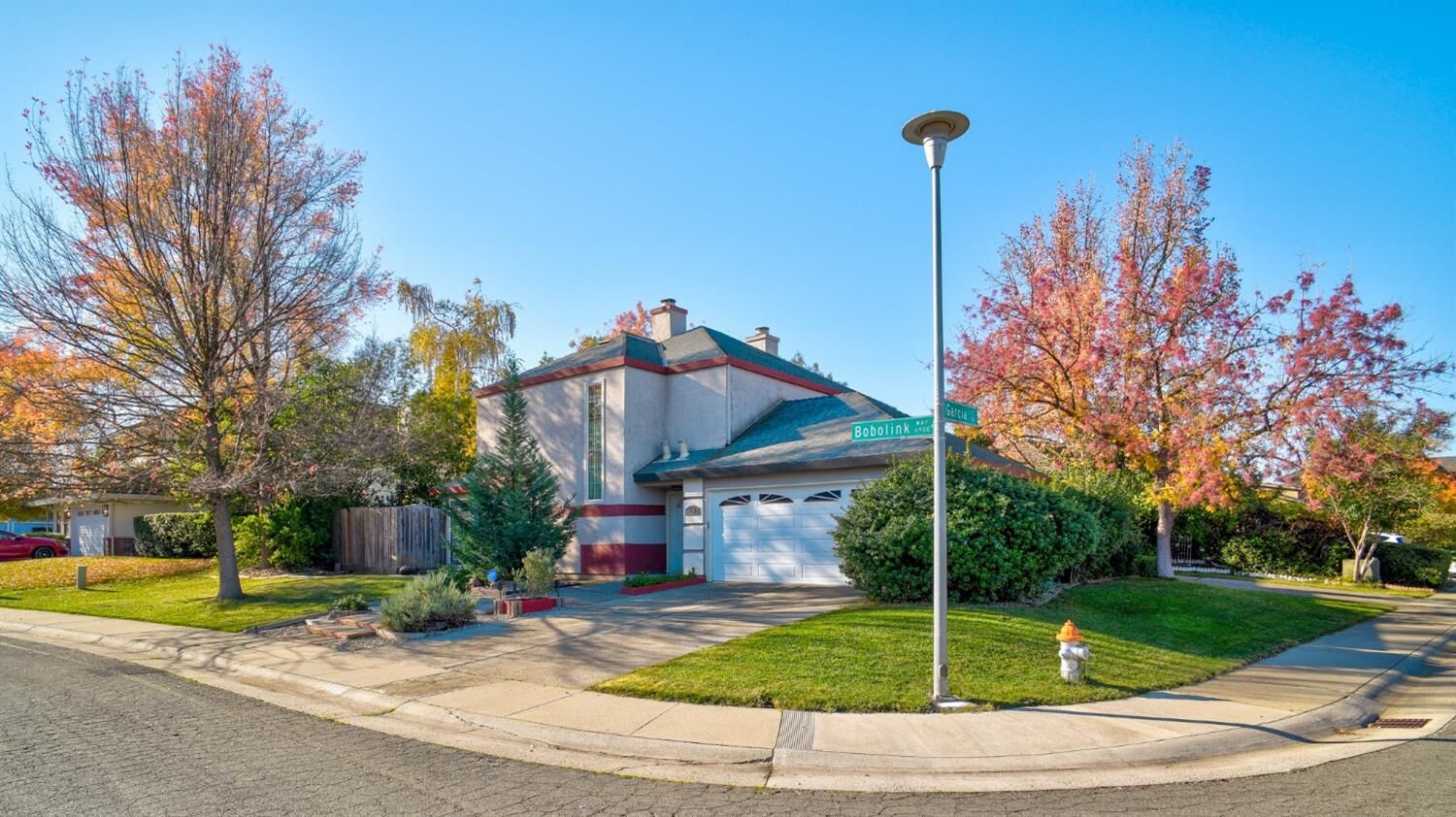 Property Photo: 6966 Bobolink Way CA 95831