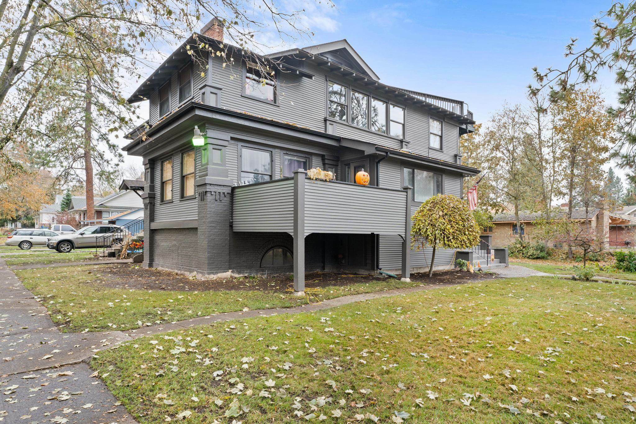 Property Photo:  1332 S Division St  WA 99202 