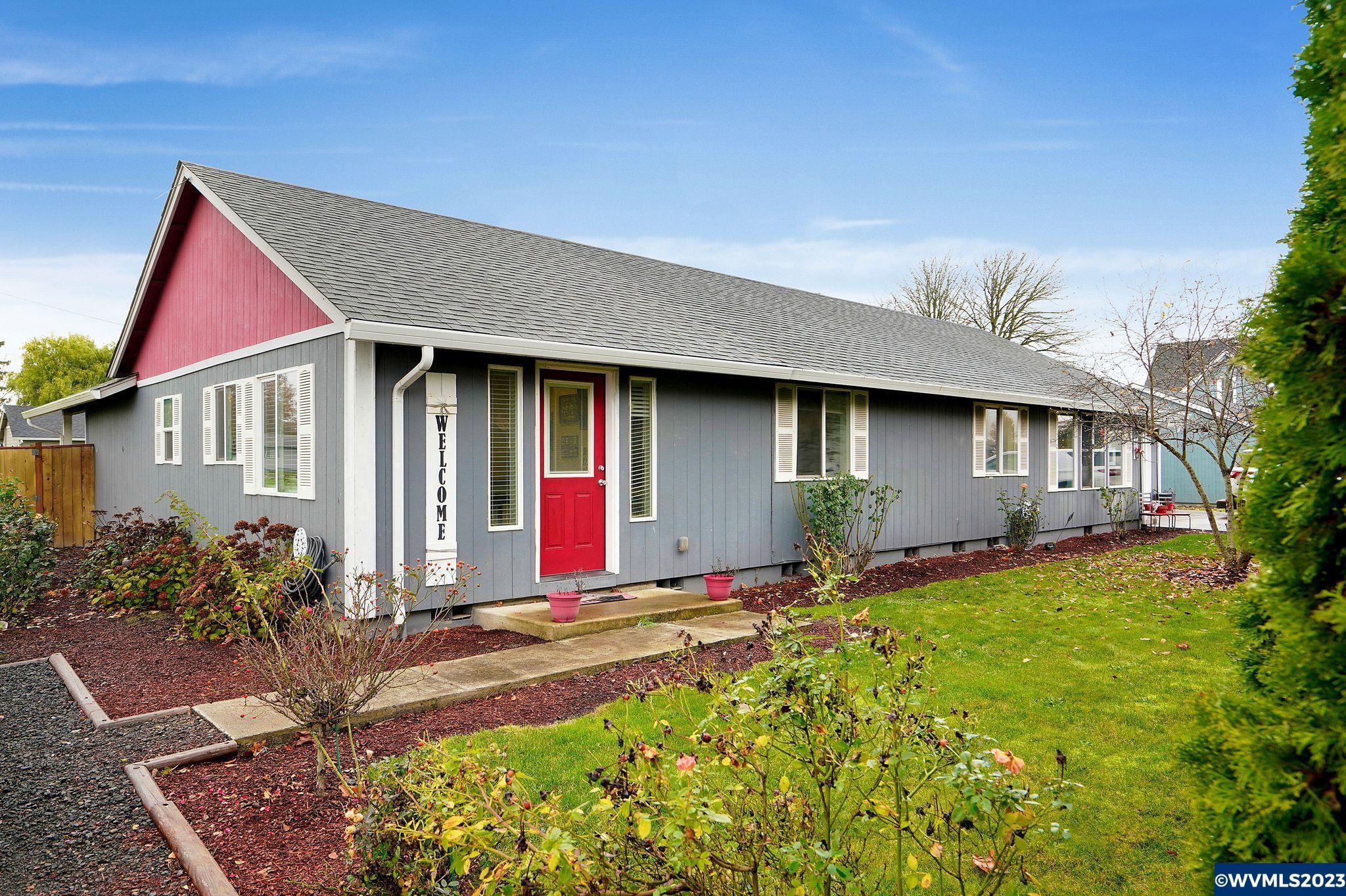 Property Photo:  116 E 1st St  OR 97348 