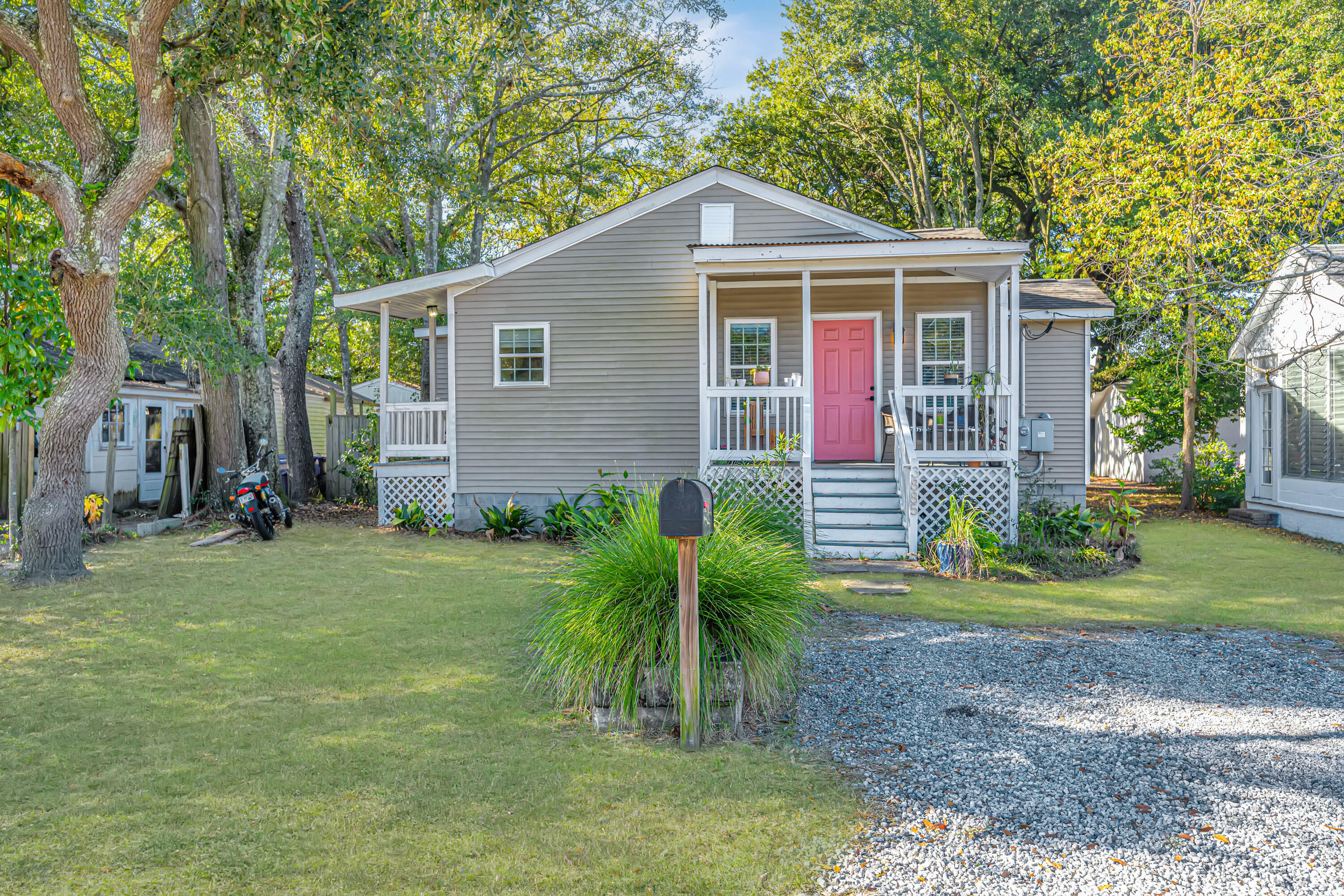 Property Photo: 3885 Hottinger Avenue SC 29405