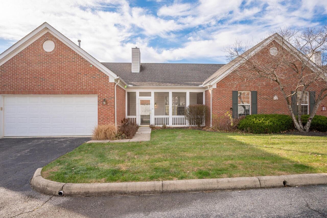 Property Photo: 5980 Naughten Pond Drive OH 43213