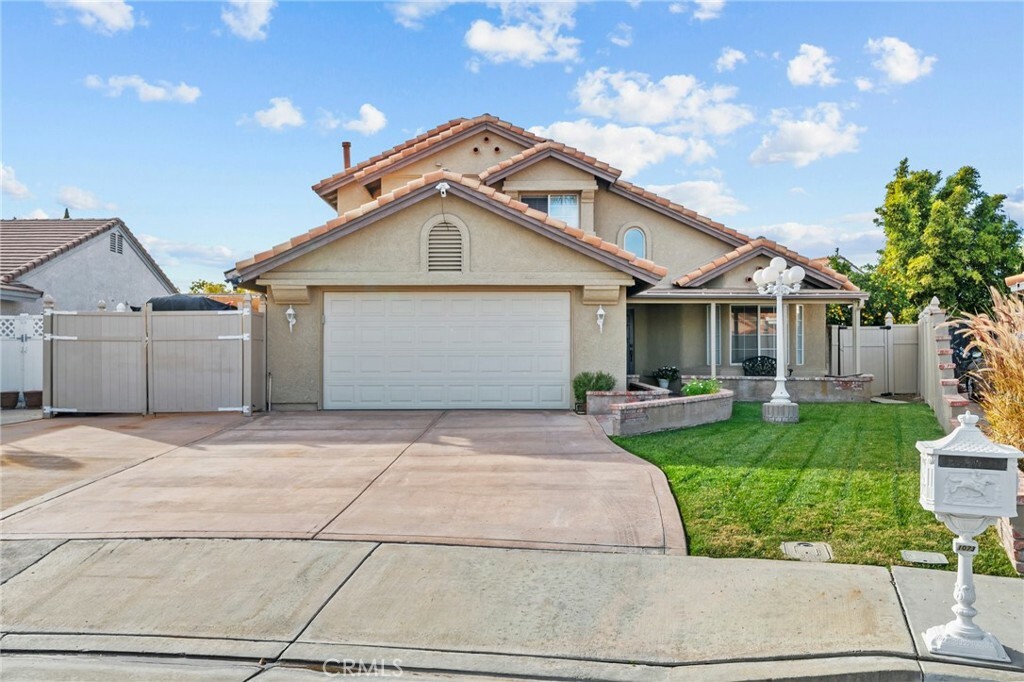 Property Photo:  1073 Ron Circle  CA 92545 