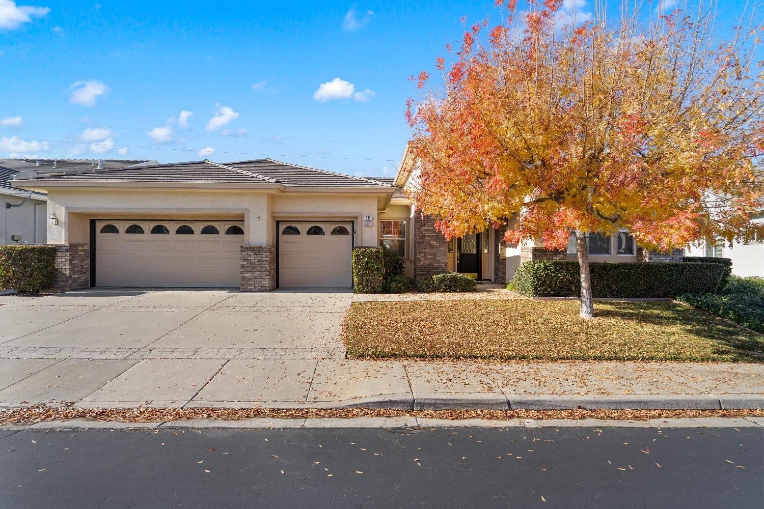Property Photo:  385 Grenadier Way  CA 94513 