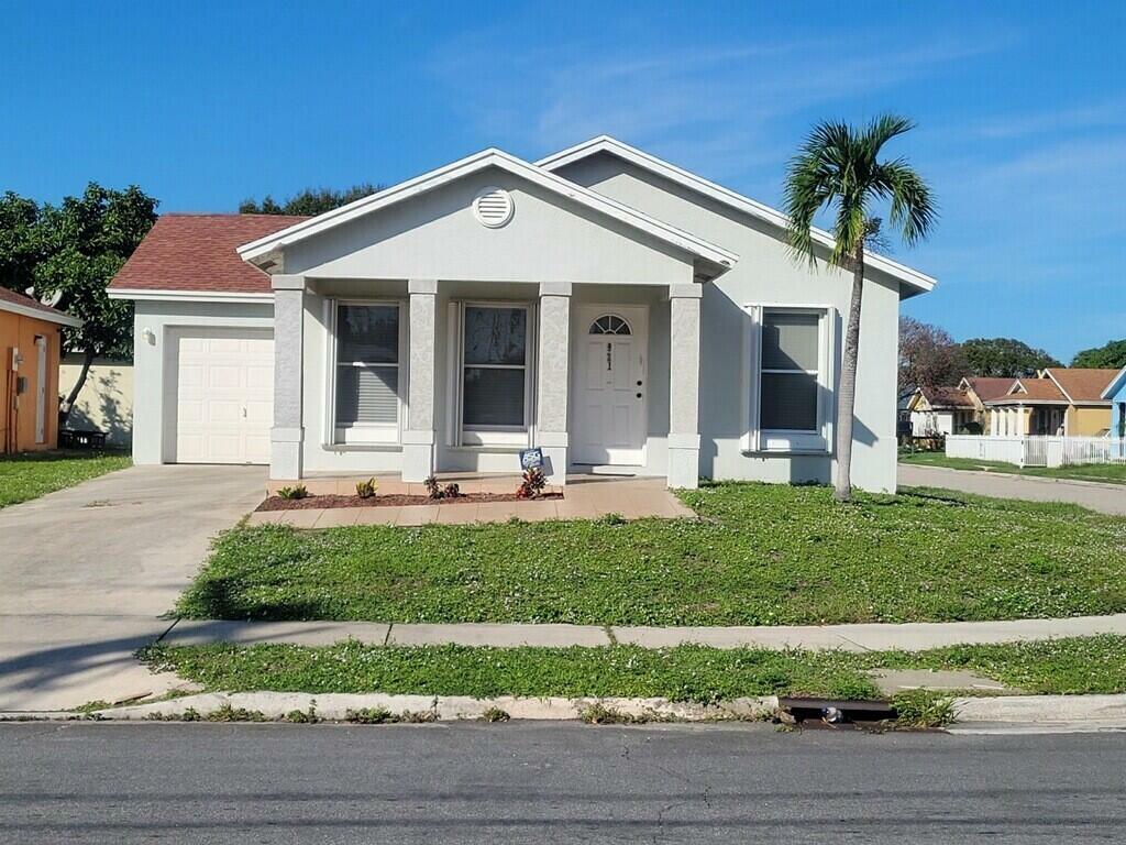 Property Photo: 921 10th Street FL 33401