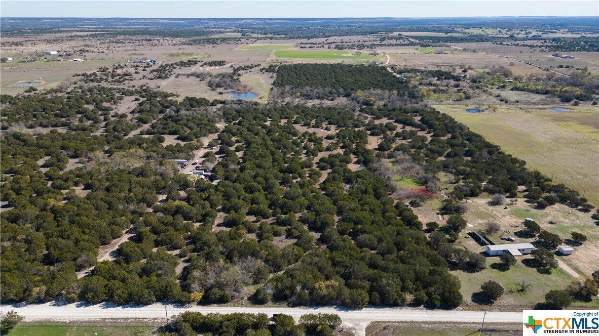 Property Photo: 909 Star Lane TX 76528