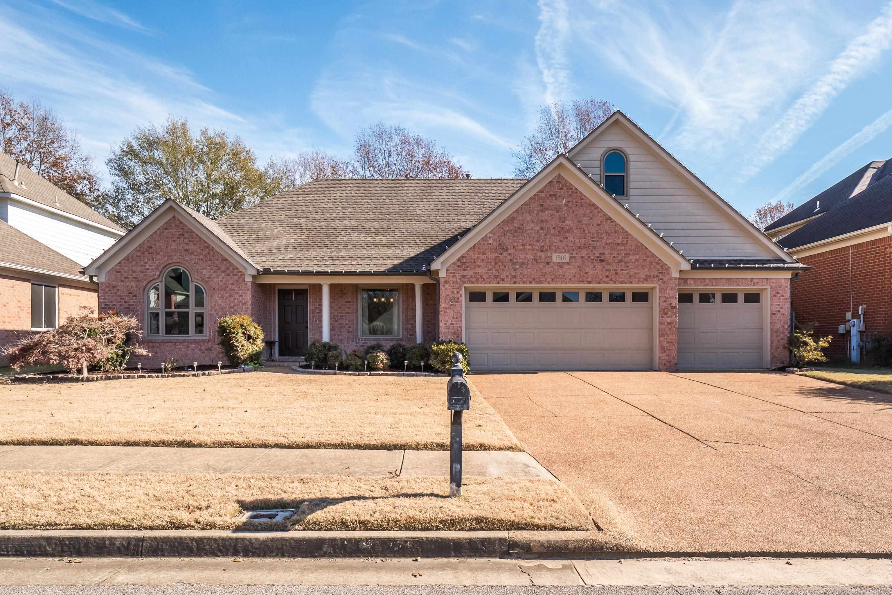 Property Photo:  1316 E Rain Hollow Cir  TN 38017 