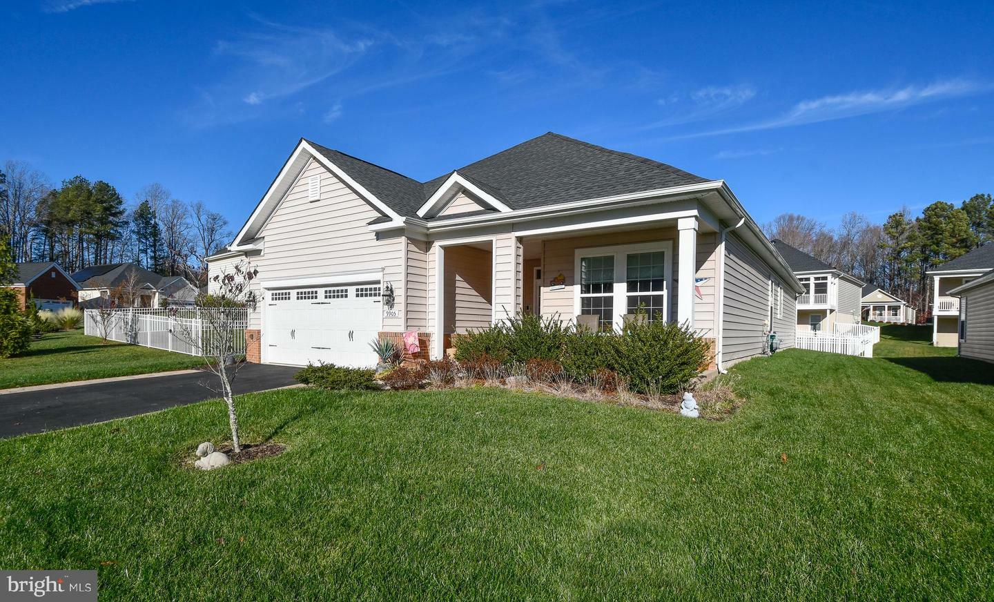 Property Photo:  9905 Copper Beech Circle  VA 22407 