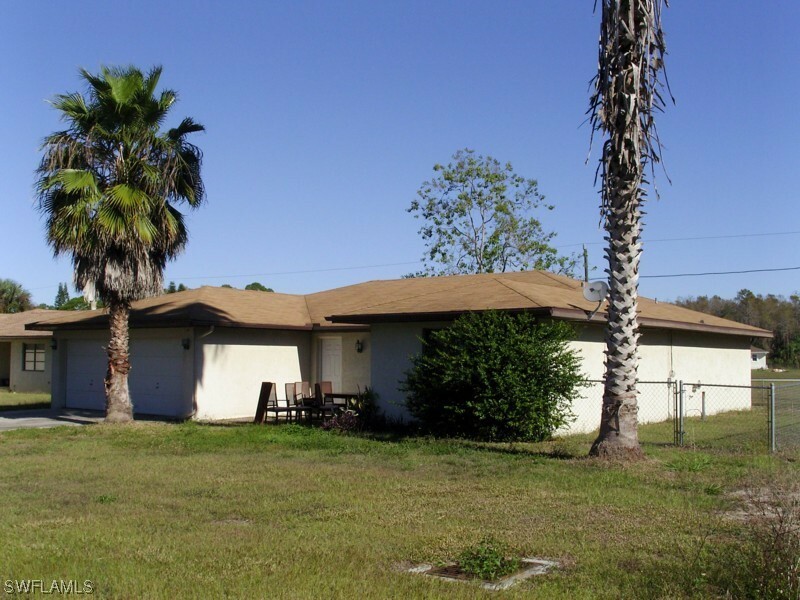 Property Photo:  2183 Wyandotte Avenue  FL 33920 