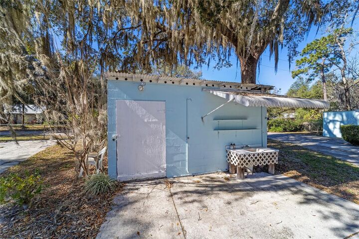 Property Photo:  22345 NE 108th Avenue Road  FL 32134 