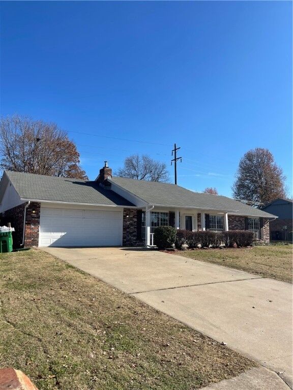 Property Photo:  1407 Jennifer Street  AR 72762 