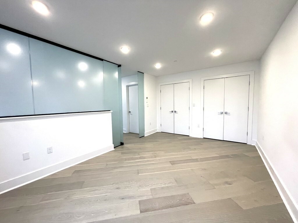 Property Photo: 25 Eleanor Street 207 MA 02150