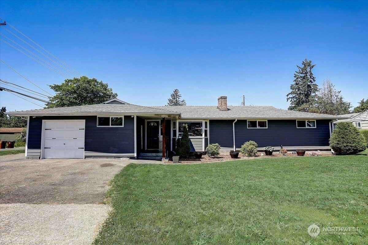 House for sale in 8044 E D Street, WA 98404