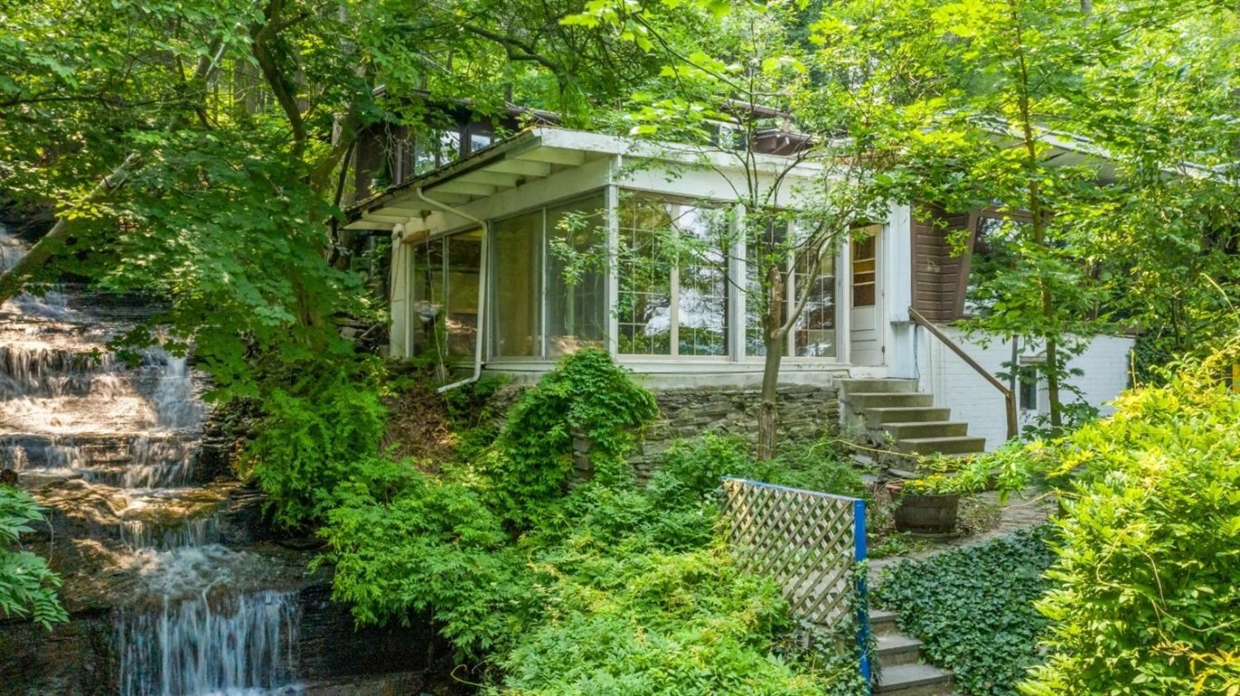 Property Photo:  961 Taughannock Boulevard  NY 14850 