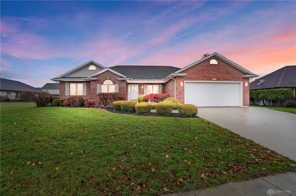 Property Photo: 1216 Superior Court OH 45365