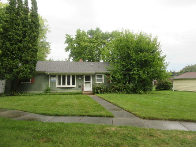 Property Photo:  170 Ash Avenue  IL 60098 