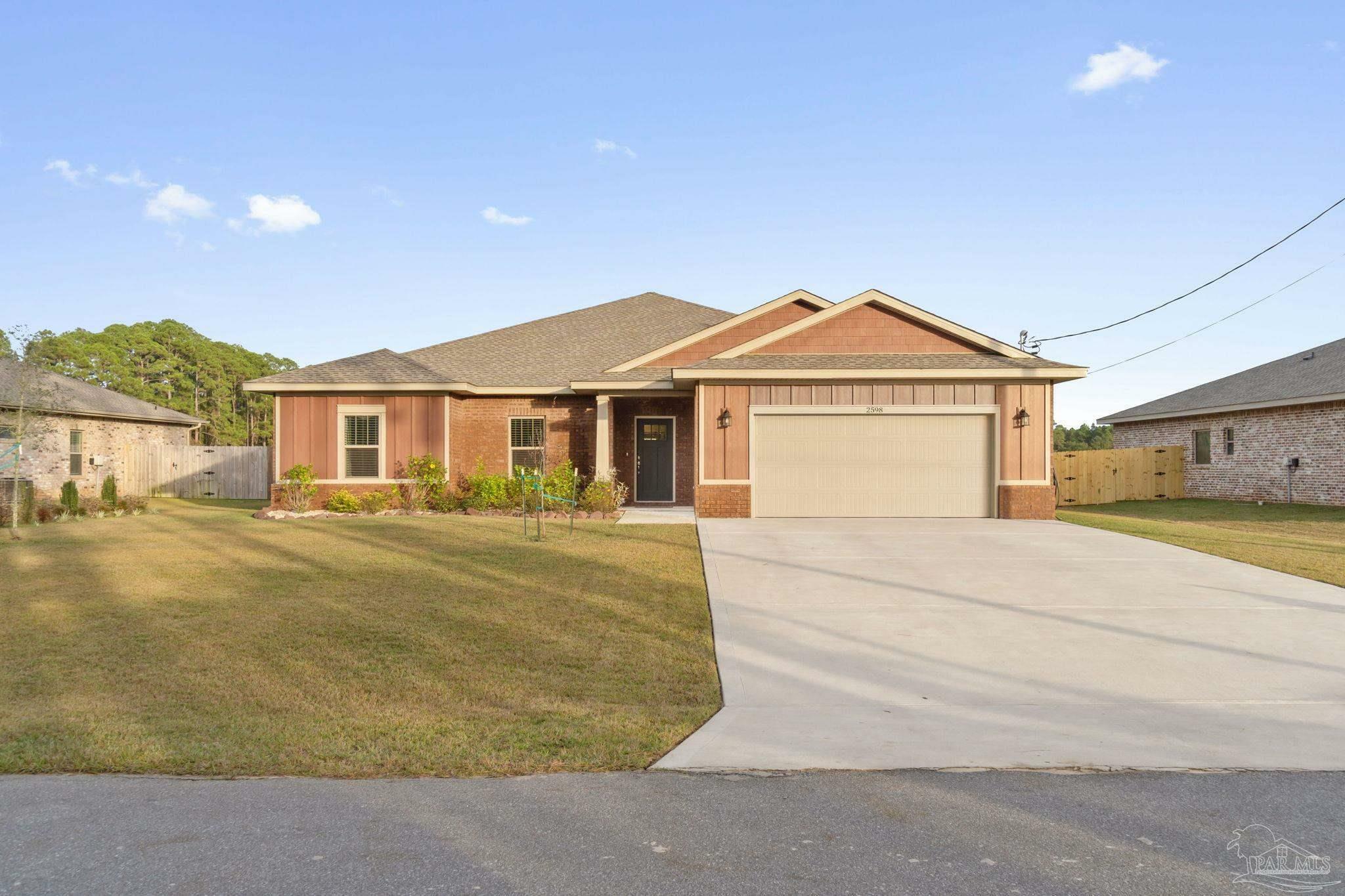 Property Photo: 2598 Lovewood Dr FL 32566