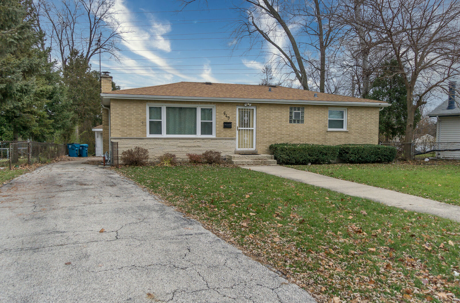 Property Photo: 649 S Wisconsin Avenue IL 60101