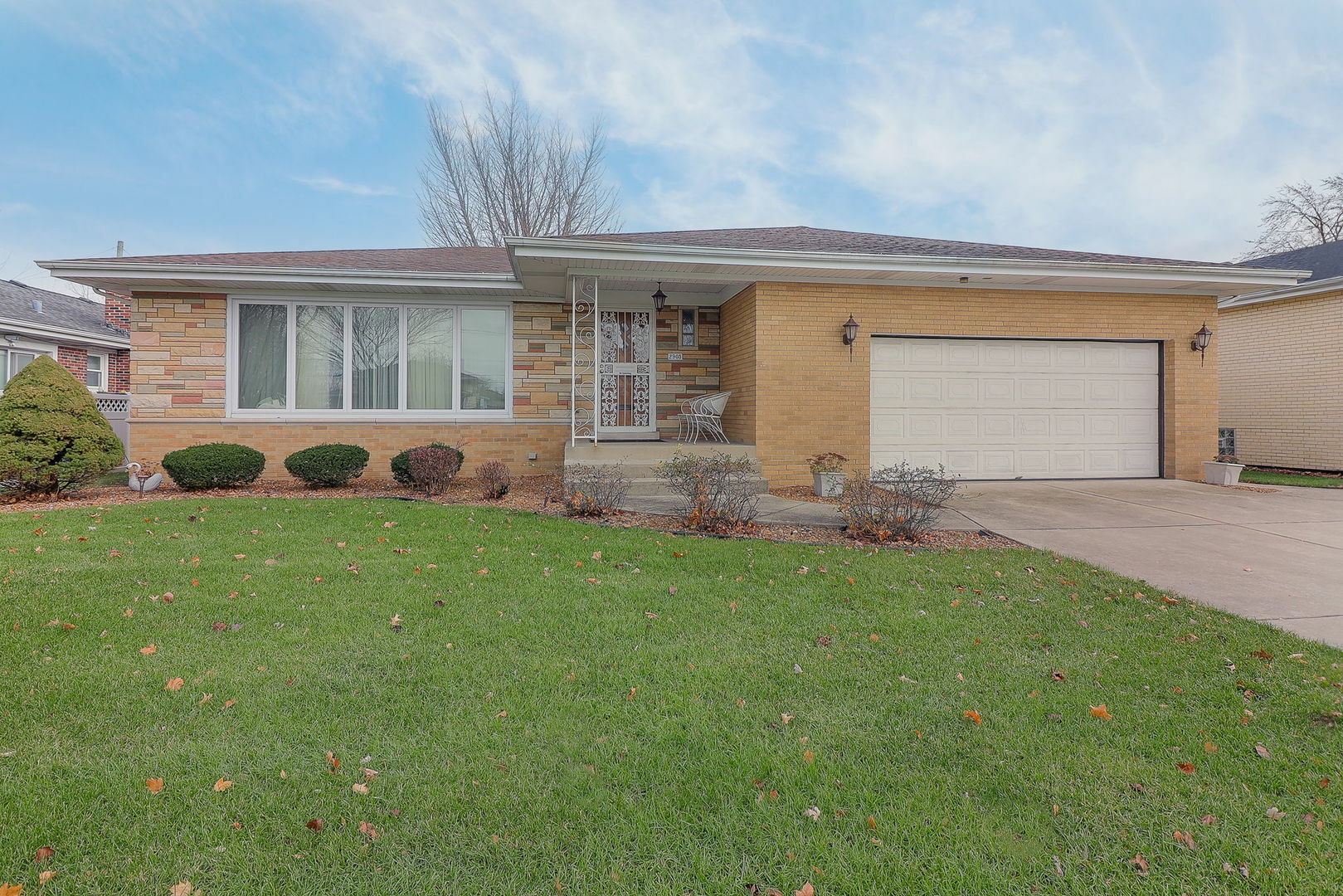 Property Photo:  2905 Buckingham Avenue  IL 60154 