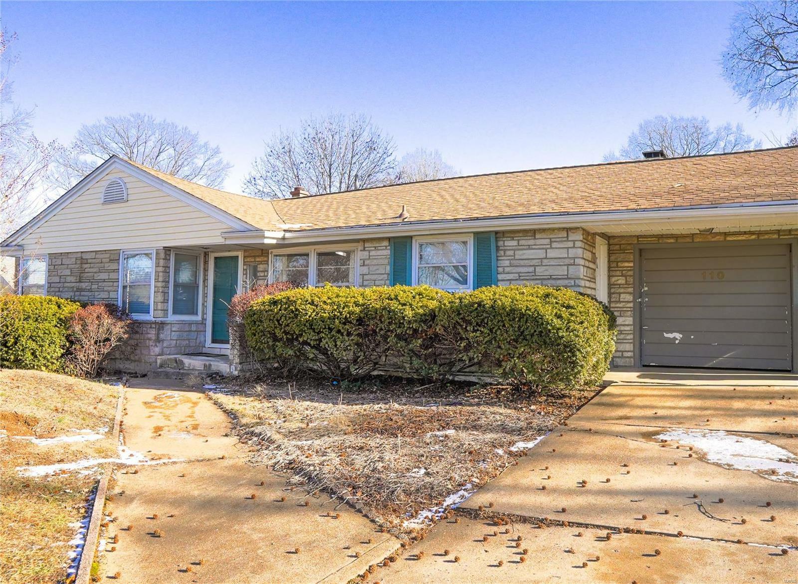 Property Photo: 110 Woodridge MO 63122
