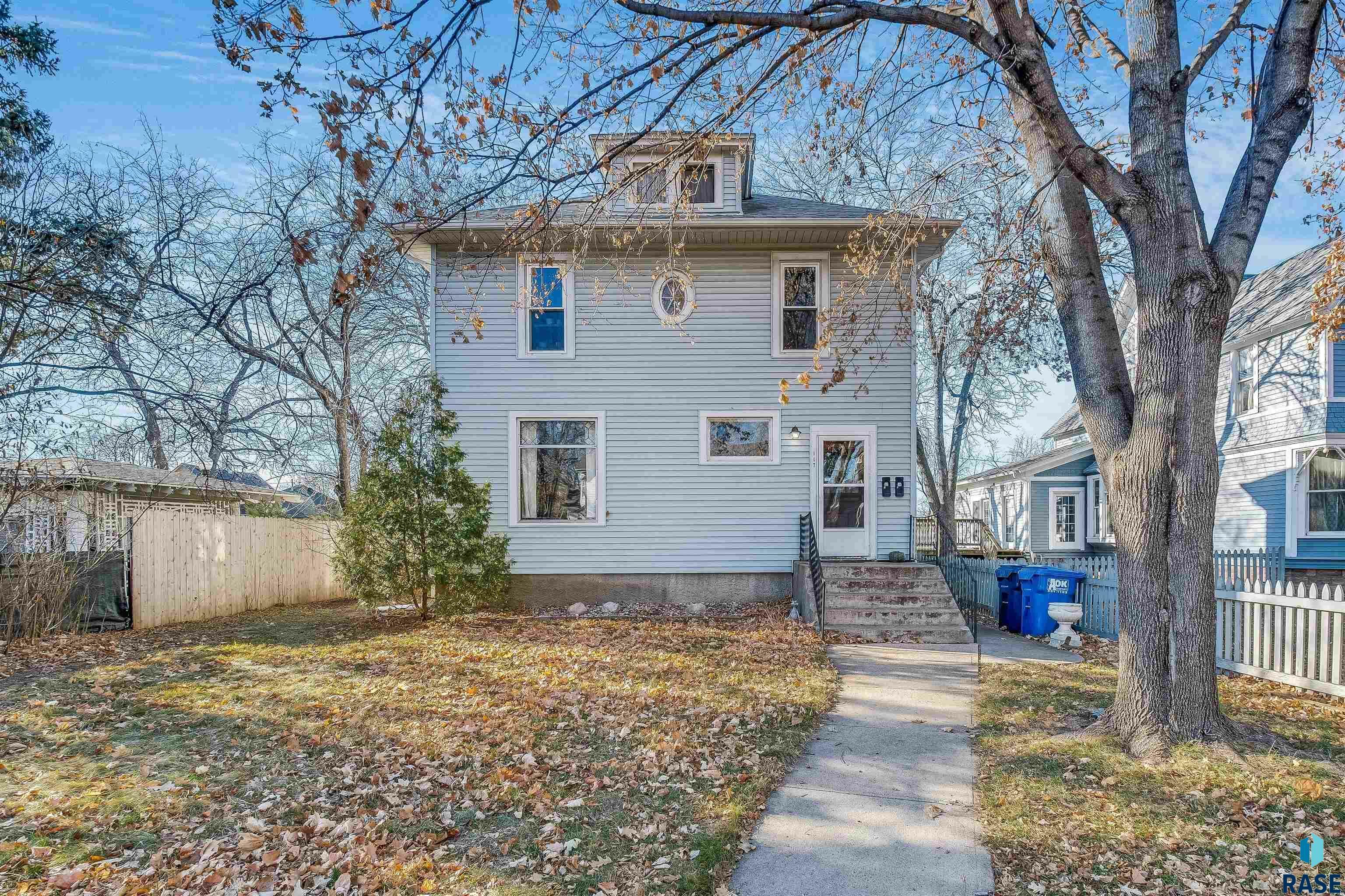 Property Photo:  117 N Prairie Ave  SD 57104 