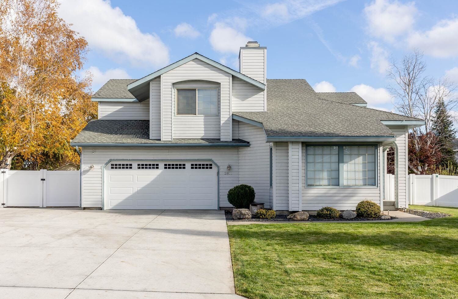 Property Photo:  2811 S Bolivar Rd  WA 99037 