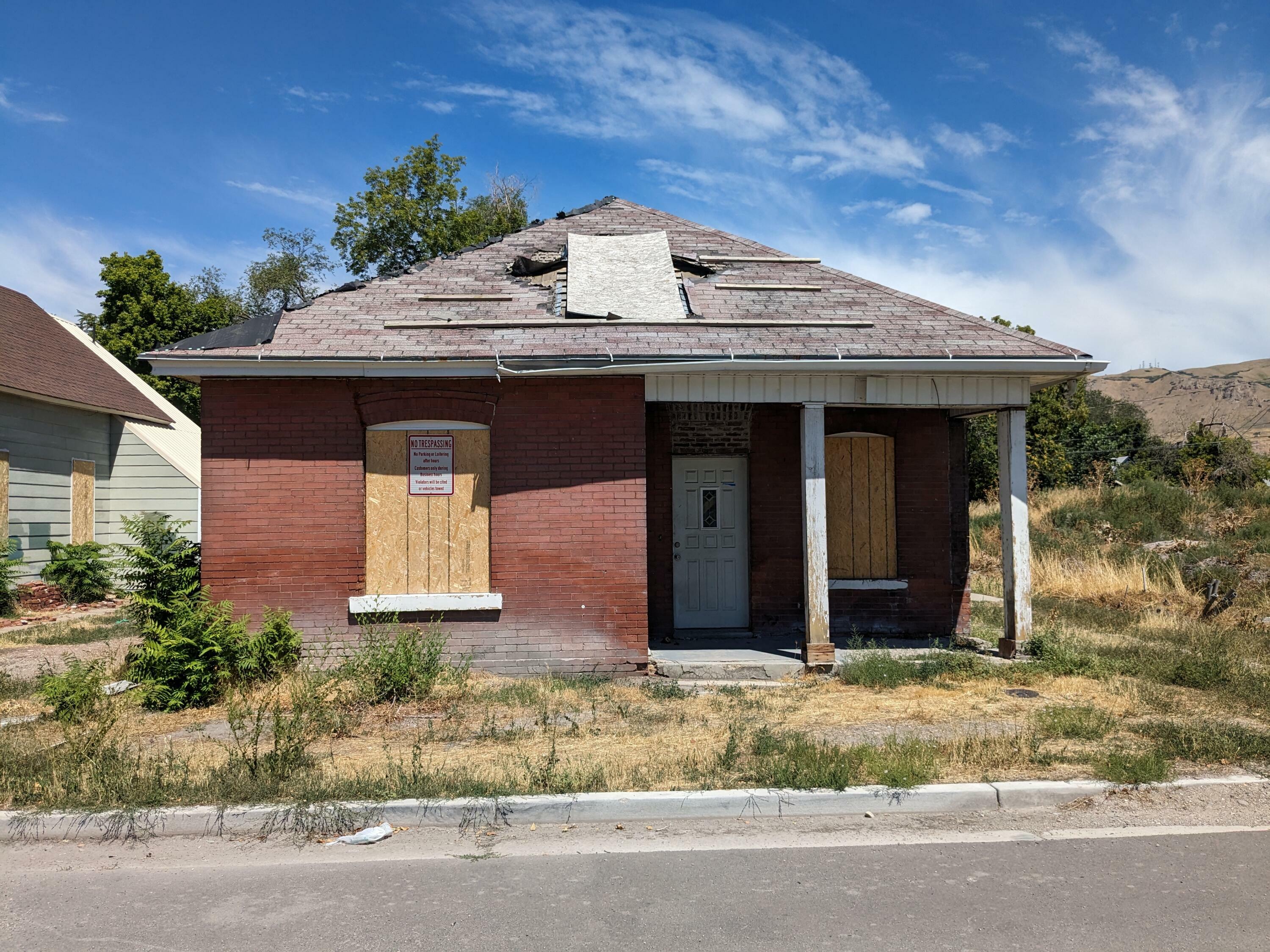 Property Photo: 858 Hoyt Place Place UT 84116