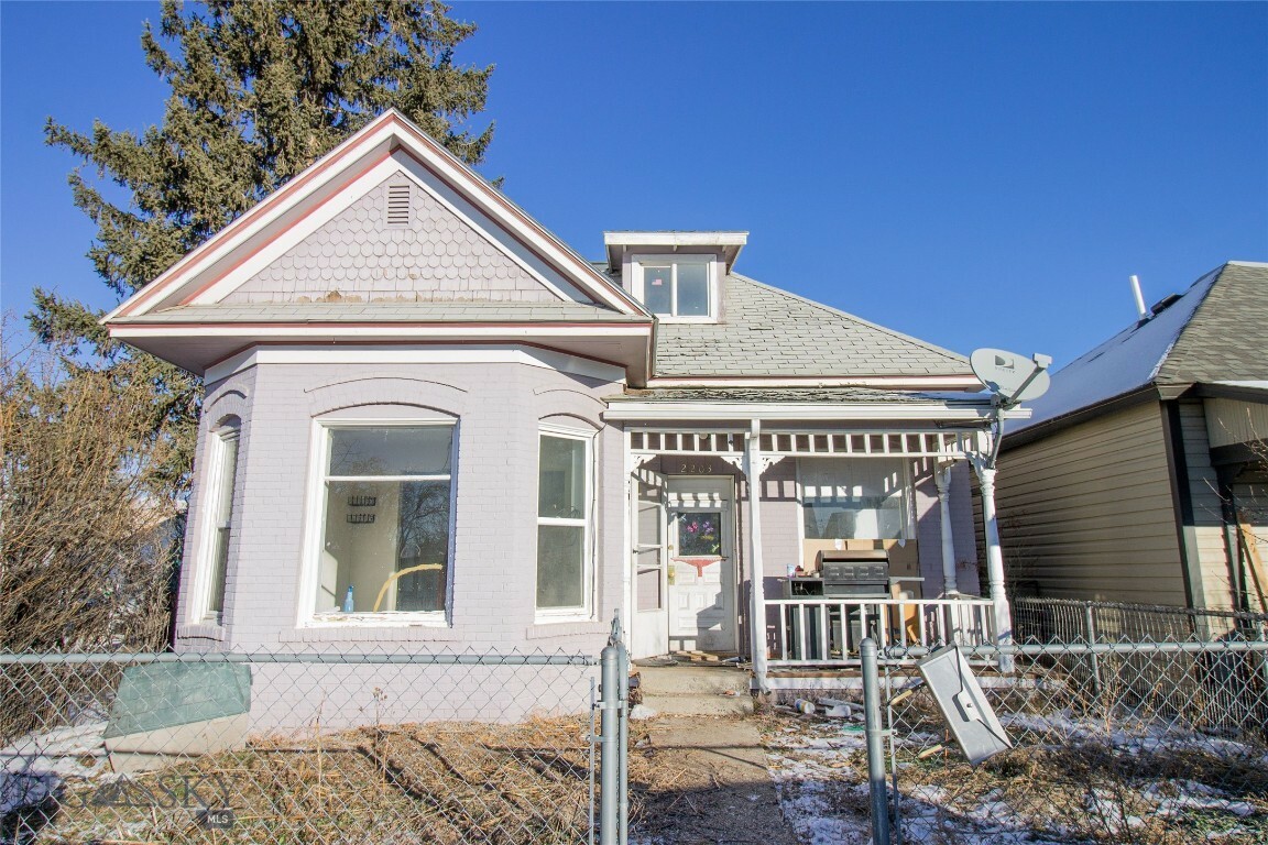 Property Photo:  2203 Locust Street  MT 59701 