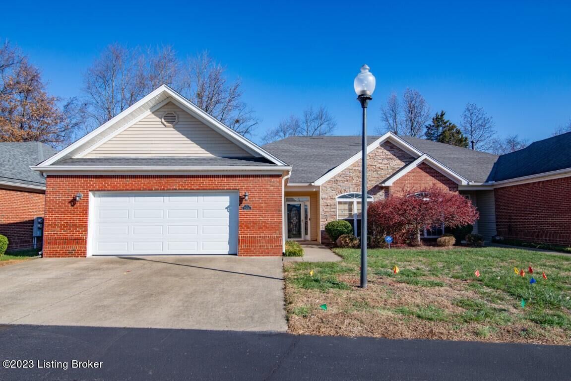 Property Photo: 7506 Autumn Pointe Dr KY 40214