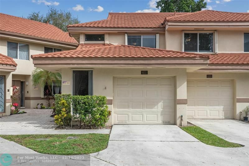 Property Photo:  9211 NW 9th Ct C-2L  FL 33324 