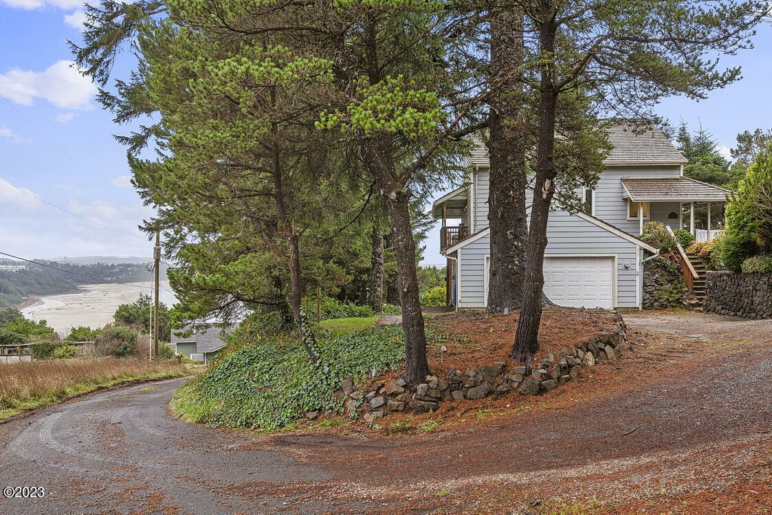 Property Photo:  5259 NW Rocky Way  OR 97365 